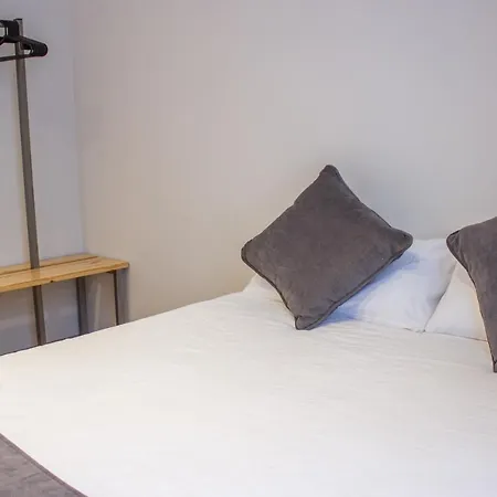 B4r Self Check In Guest house