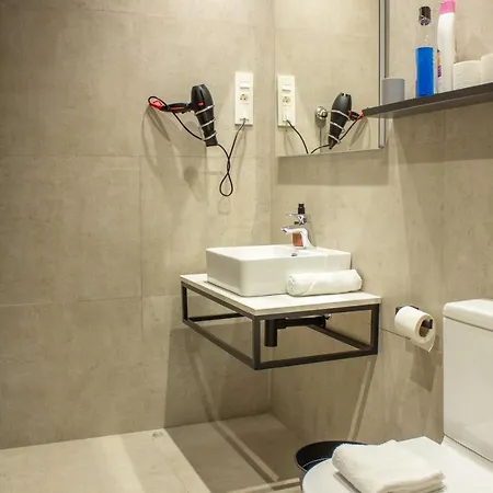 B4r Self Check In Гостевой дом 3*