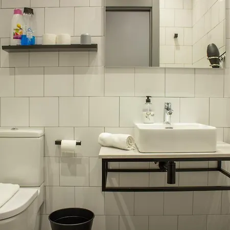 B4r Self Check In 게스트하우스 빌바오